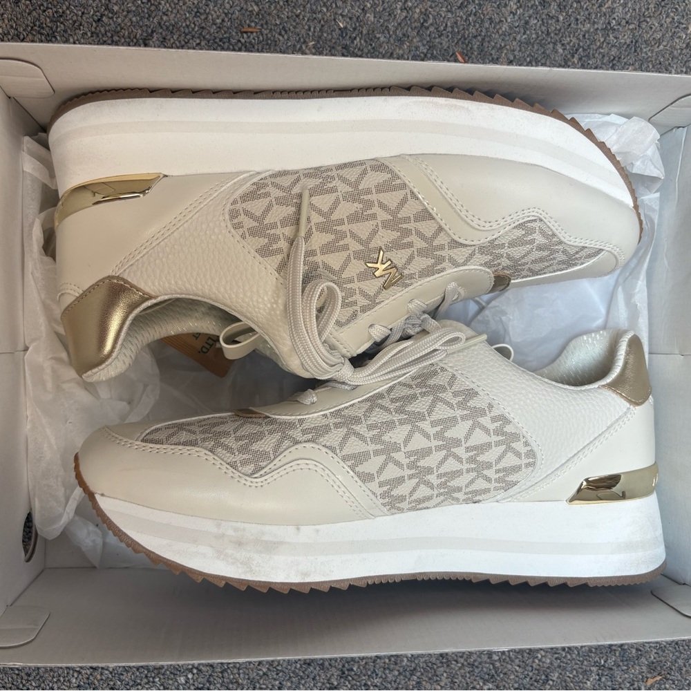 NIB Michael kors sneakers - Picture 2 of 5